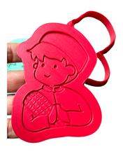 Load image into Gallery viewer, Muslim boy girl praying Cookie Fondant Debosser prayers be accepted