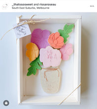Load image into Gallery viewer, Flower bouquet set 2 - mother's day cookie cutter debossers leaf vase tag