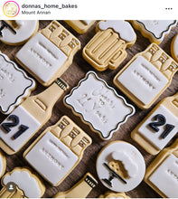 Load image into Gallery viewer, 6 packs of beers cookie cutter Happy father's Day beer pack holder