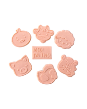 Load image into Gallery viewer, Farm animals head face cookie cutters debosser chicken horse lamb cow pig Moo