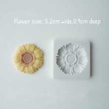 Load image into Gallery viewer, Large Daisy Silicone Mould Cake Fondant sunflower Candle Sugarcraft Soap
