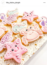 Load image into Gallery viewer, Ocean theme animals cookie cutter fondant embosser - Octopus Dolphin Seahorse Turtle Whale Crab