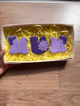 Load image into Gallery viewer, Floral mum cookie debossers mother's day daisy