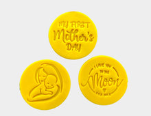 Load image into Gallery viewer, first mother's day cookie stamps set - my first mother's day, love you to the moom back and baby in mum's arm