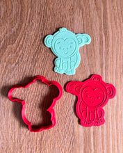 Load image into Gallery viewer, Safari theme animals cookie cutter fondant 2 tone embosser Zoo Lion Elephant Zebra Monkey Hippo Giraffe Jungle animal