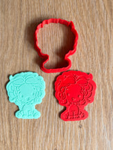 Load image into Gallery viewer, Safari theme animals cookie cutter fondant 2 tone embosser Zoo Lion Elephant Zebra Monkey Hippo Giraffe Jungle animal