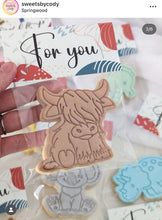 Load image into Gallery viewer, Highland cow Cookie Cutter Stamp Full body