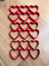 Load image into Gallery viewer, Heart Multi Cookie Cutter Sharp Edge Fondant Cutter 5cm 6cm 7cm Valentine's Day cookies Bake Tool
