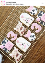 Load image into Gallery viewer, Highland cow Cookie Cutter Stamp Full body