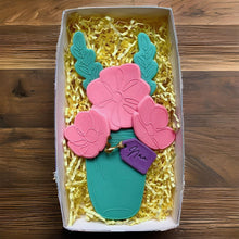 Load image into Gallery viewer, Flower bouquet set 2 - mother's day cookie cutter debossers leaf vase tag
