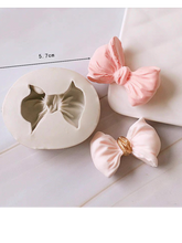 Load image into Gallery viewer, bows heart mould fondant sugarcraft soap princess theme