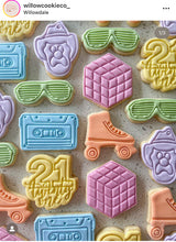 Load image into Gallery viewer, Roller skate/blade cookie cutter and stamp - Teen birthday