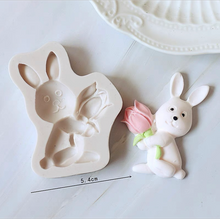 Load image into Gallery viewer, easter silicone mould rabbit holds tulip carrot bunny rabbit holds tulip