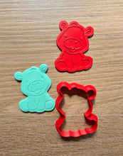 Load image into Gallery viewer, Safari theme animals cookie cutter fondant 2 tone embosser Zoo Lion Elephant Zebra Monkey Hippo Giraffe Jungle animal