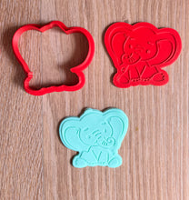 Load image into Gallery viewer, Safari theme animals cookie cutter fondant 2 tone embosser Zoo Lion Elephant Zebra Monkey Hippo Giraffe Jungle animal