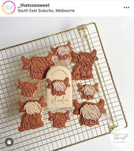 Load image into Gallery viewer, Highland cow Cookie Cutter Stamp Full body