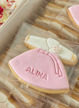 Load image into Gallery viewer, hanbok cookie cutter and stamp - traditional korean clothes chosŏn-ot