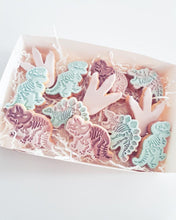 Load image into Gallery viewer, Dinosaurs cookie cutter stamp Skeleton T-Rex Stegosaurus Brontosaurus tricerstops