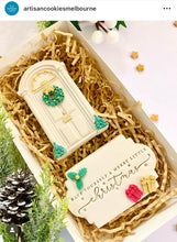 Load image into Gallery viewer, European arched door Silicone Mould and Christmas Wreath
