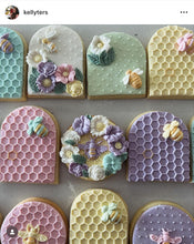 Load image into Gallery viewer, Bee mould beehive Fondant mold Sugarcraft Soap
