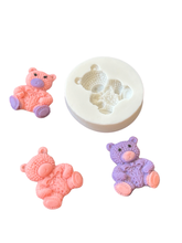 Load image into Gallery viewer, Cute Bear Silicone Mould knitted pattern bow baby shower
