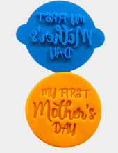Load image into Gallery viewer, first mother&#39;s day cookie stamps set - my first mother&#39;s day,  love you to the moom back and baby in mum&#39;s arm first mother&#39;s day
