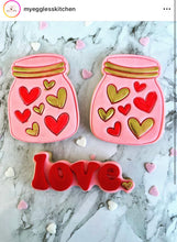 Load image into Gallery viewer, Valentine&#39;s Day cookie cutter rainbow jar heart wreath
