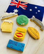 Load image into Gallery viewer, Australian theme cookie cutter stamp -pie Sydney Harbour bridge opera house kangaroo Uluru Cricket bat
