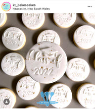 Load image into Gallery viewer, Class of 2022 cookie debosser raised stamp graduation cap
