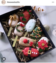 Load image into Gallery viewer, Mini Christmas Wreath Silicone Mould fondant sugarpaste mold
